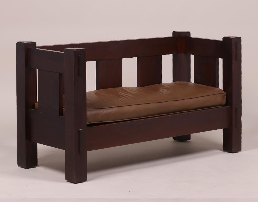 Arts & Crafts Mahogany Evenarm Hall Settle c1910 (1 of 3)