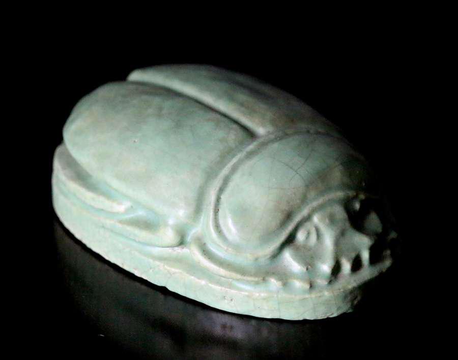 Grueby Pottery Matte Green Scarab Paperweight c1910 (1 of 3)