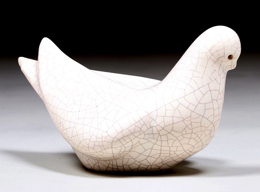James Lovera White Ceramic Dove: James Lovera white ceramic dove. Signed. Perfect condition. 5.25"h x 9.25"w x 4.75"d. Spend $5000 or more at this auction and all of your SHIPPING IS FREE within the lower 48 states. SHIPPING We box a