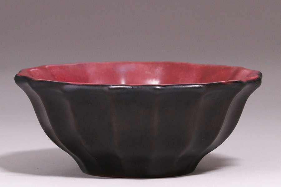 California Faience Matte Black Flared Scalloped Bowl (1 of 3)