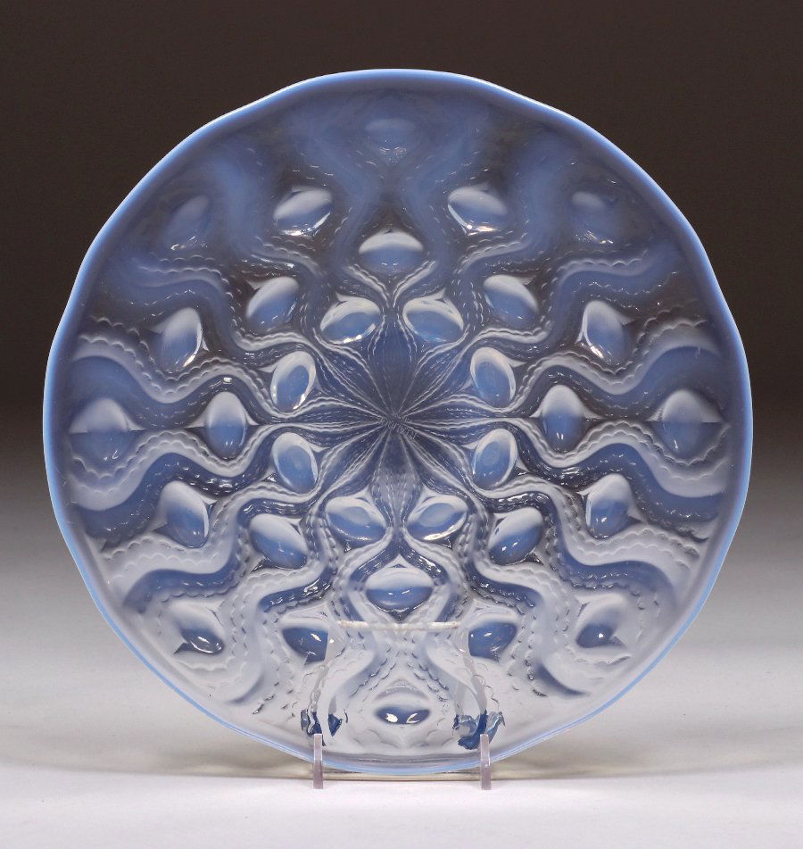 R. Lalique Glass Plate (1 of 2)
