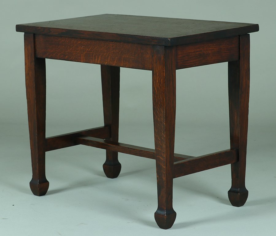 Tonk Manufacturing Oak Piano Bench c1910: Tonk Manufacturing Oak Piano Bench c1910. Signed. Excellent original finish. 24"w x 14.5"d x 20"h. Spend $5000 or more at this auction and all of your SHIPPING IS FREE within the lower 48 states. SHIP