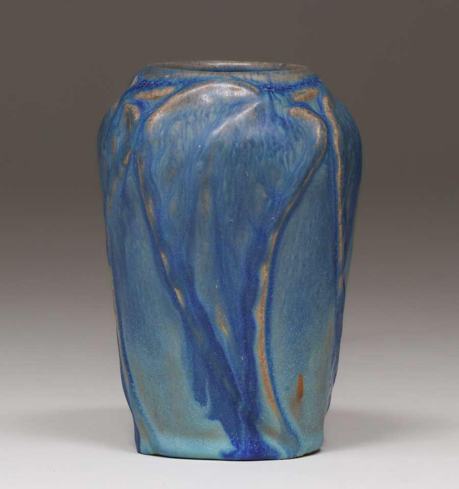 Van Briggle Matte Blue Leaves Vase 1918 (1 of 4)