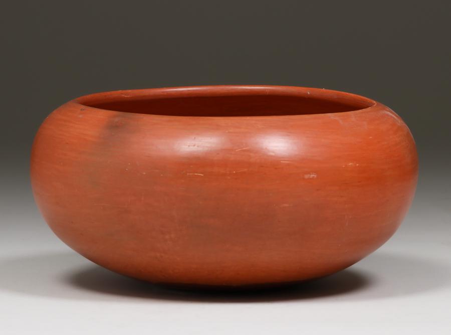 SANTA CLARA PUEBLO LARGE POLISHED RED BOWL c1970 (1 of 3)