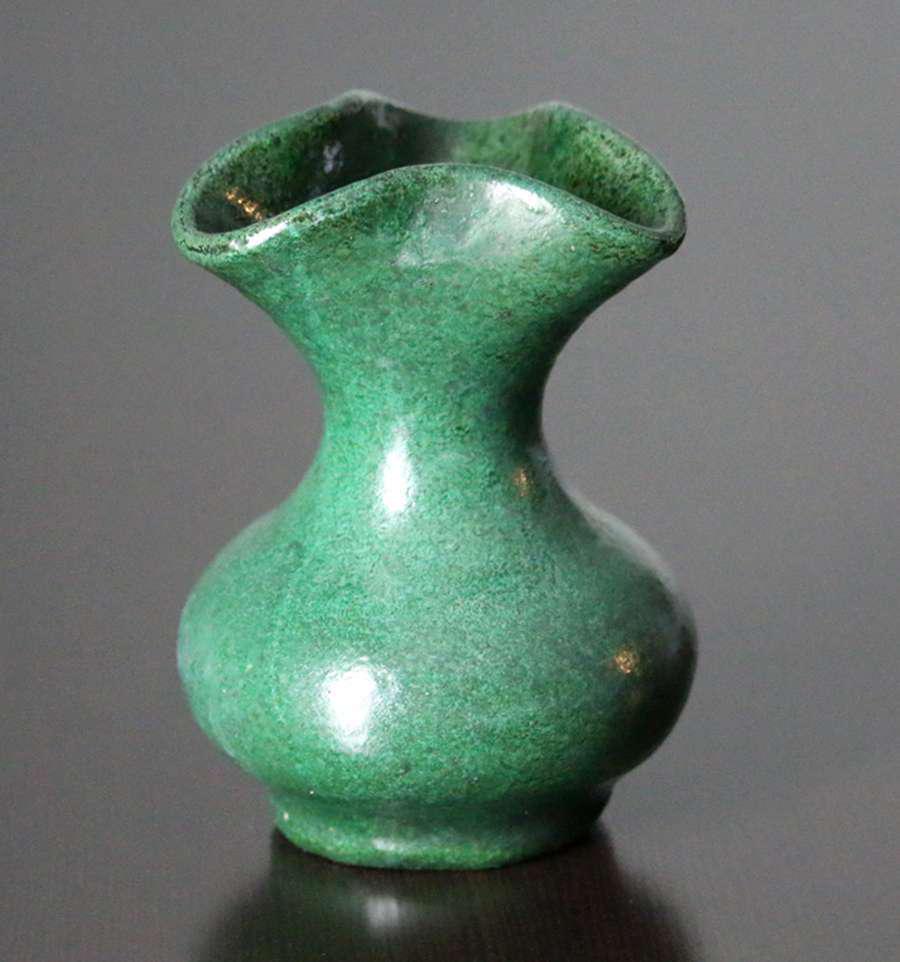 Merrimac Pottery Matte Green Pinched-Top Vase (1 of 4)