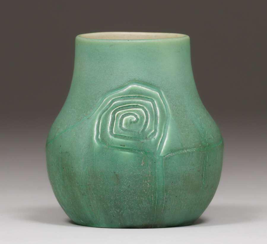 Hampshire Pottery Emoretta Matte Green Vase c1910 (1 of 3)