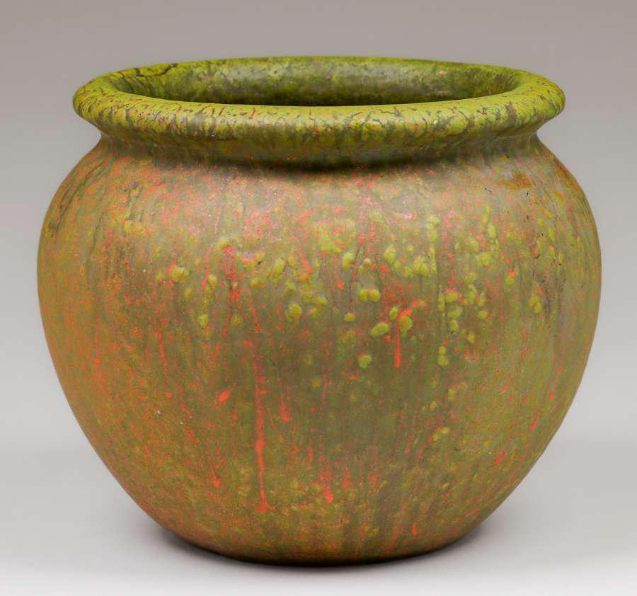 Roseville Carnelian Jardiniere c1910s: Roseville Carnelian Jardiniere c1910s. Unsigned. Perfect condition. 8”d x 6.25”h. Spend $5000 or more at this auction and all of your SHIPPING IS FREE within the lower 48 states. SHIPPING 