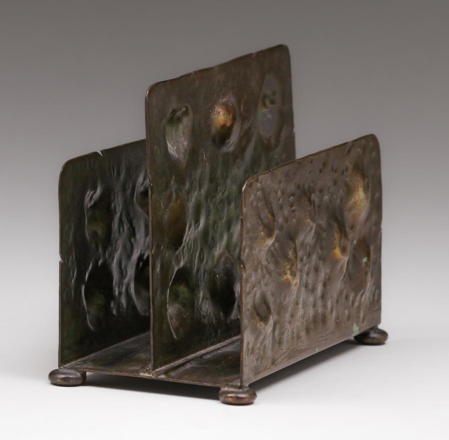 Apollo Studios Hammered Copper Letter Rack c1910s: Apollo Studios Hammered Copper Letter Rack c1910s. Signed. Original patina. 5.25"w x 4"h x 2.75"d. SHIPPING We box and ship ourselves, to keep shipping costs low. We do not use a packaging service, un
