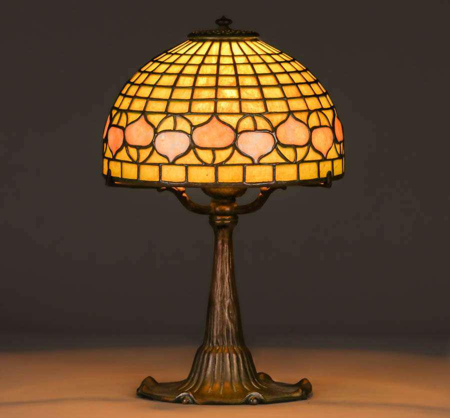 Tiffany Studios Leaded Glass Acorn Lamp c1910 (1 of 9)
