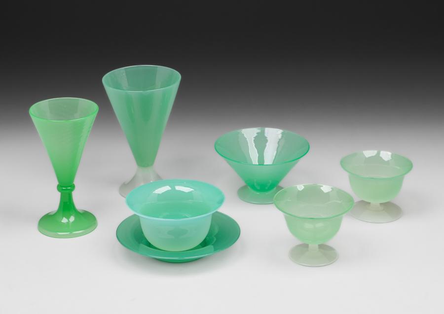 Steuben Misc Green Glass Lot 7 Pieces (1 of 5)
