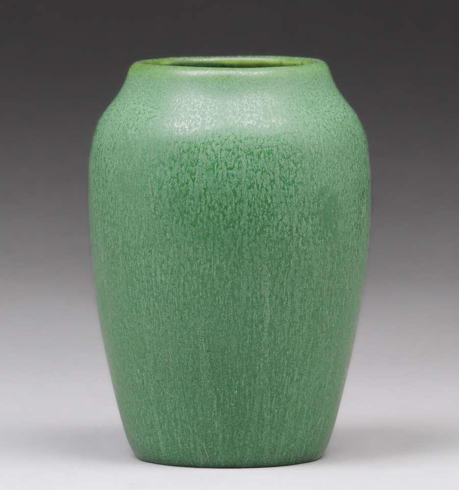 Hampshire Pottery Matte Green Vase c1910 (1 of 4)