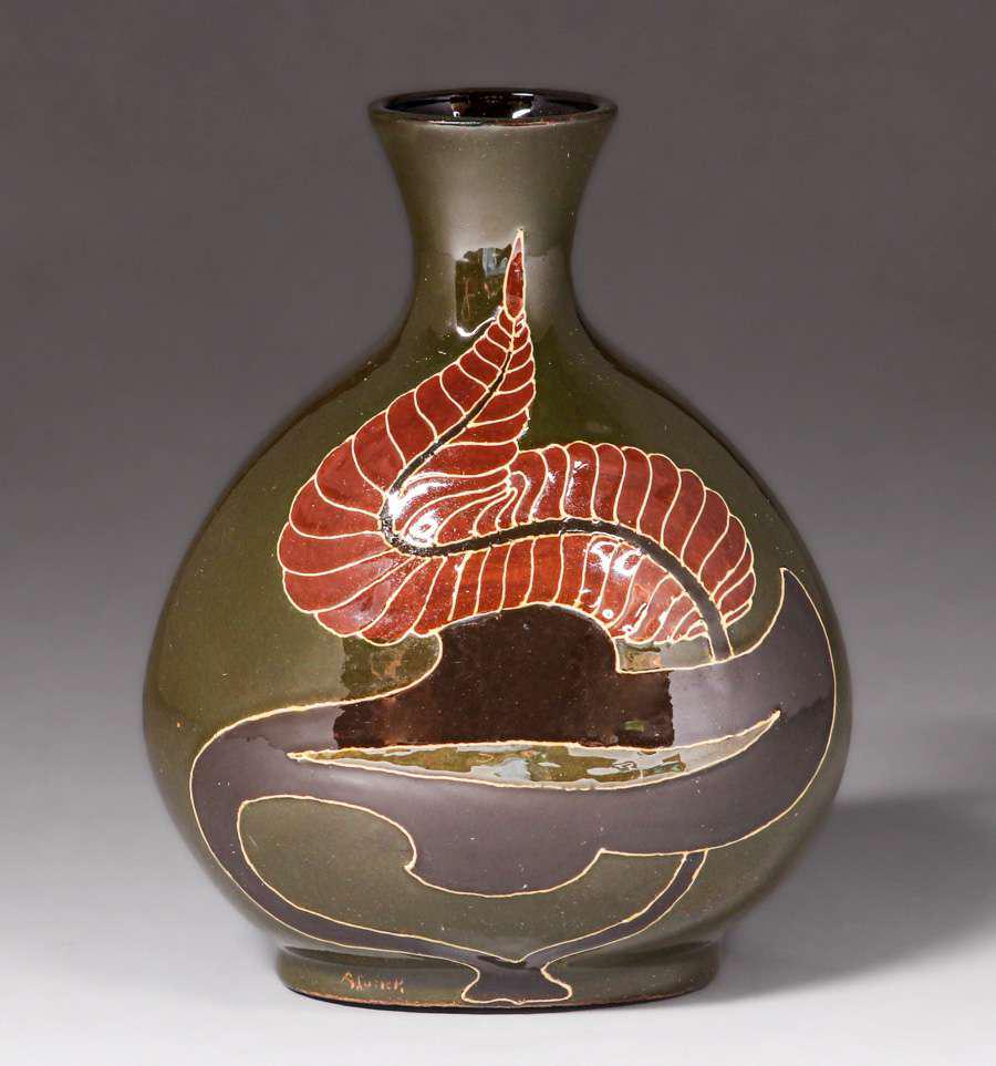 Avon Faience Co - Tiltonsville, OH Squeeze-Bag Vase c1902 (1 of 4)