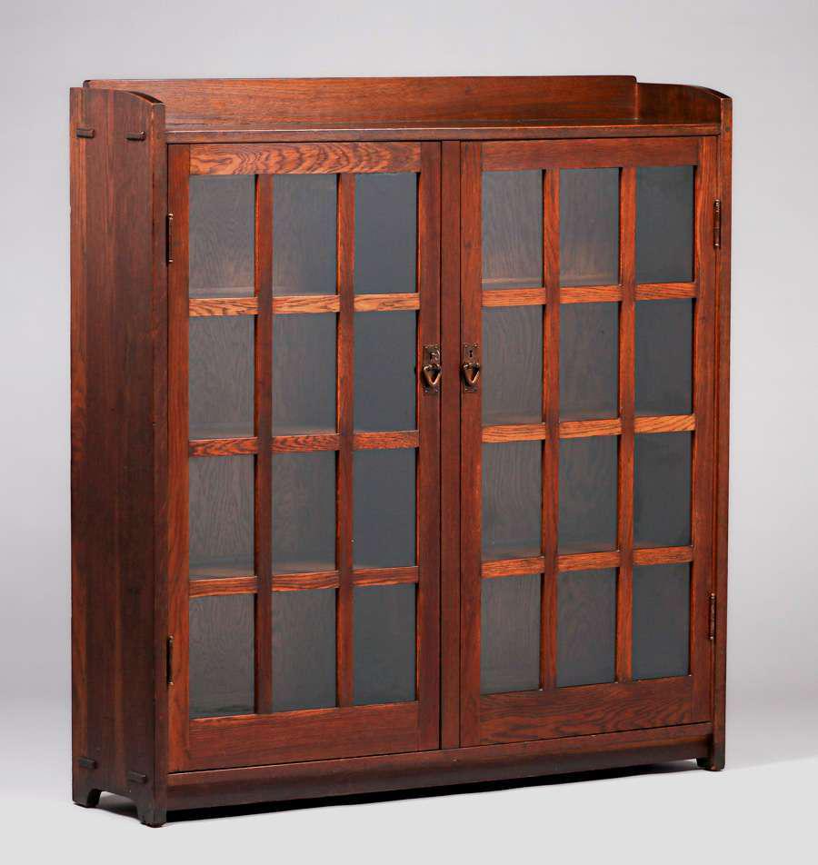 Gustav Stickley #718 Two-Door Bookcase c1912 (1 of 4)