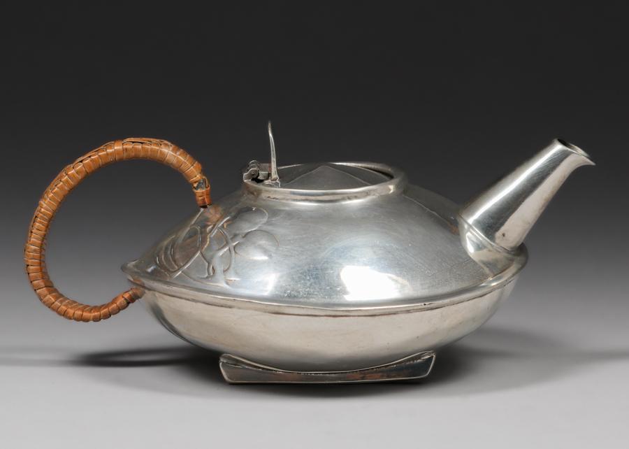 Liberty & Co Tudric #0231 Archibald Knox Pewter Teapot c1905 (1 of 5)