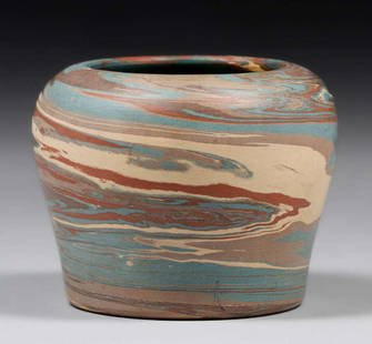 Small Niloak Pottery Closed Rim Mission Swirl Vase c1920s: Small Niloak Pottery Closed Rim Mission Swirl Vase c1920s. Signed. Perfect condition. 4"d x 3"h. Spend $5000 or more at this auction and all of your SHIPPING IS FREE within the lower 48