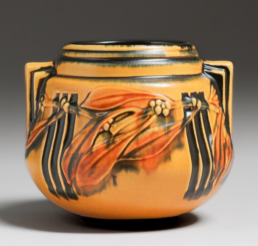 Roseville Laurel Vase c1930s Sep 17, 2022 California Historical