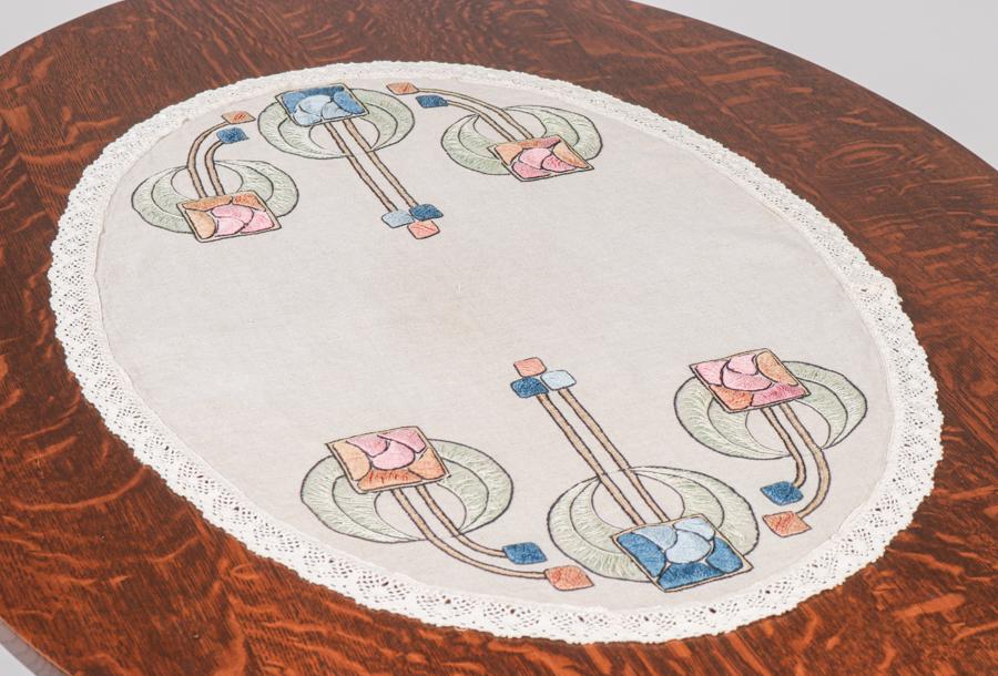 Arts & Crafts Embroidered Oval Linen c1910 (1 of 4)