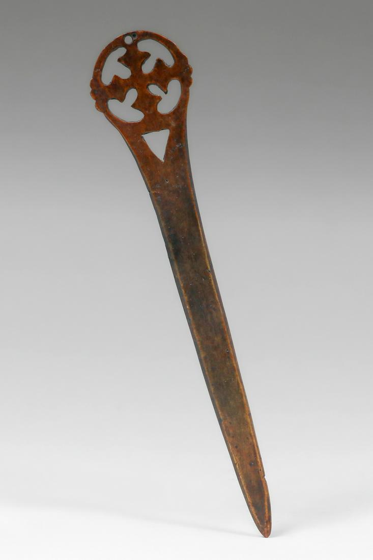 Arts & Crafts Hammered Copper Celtic Cross Cutout Letter Opener c1910 (1 of 4)