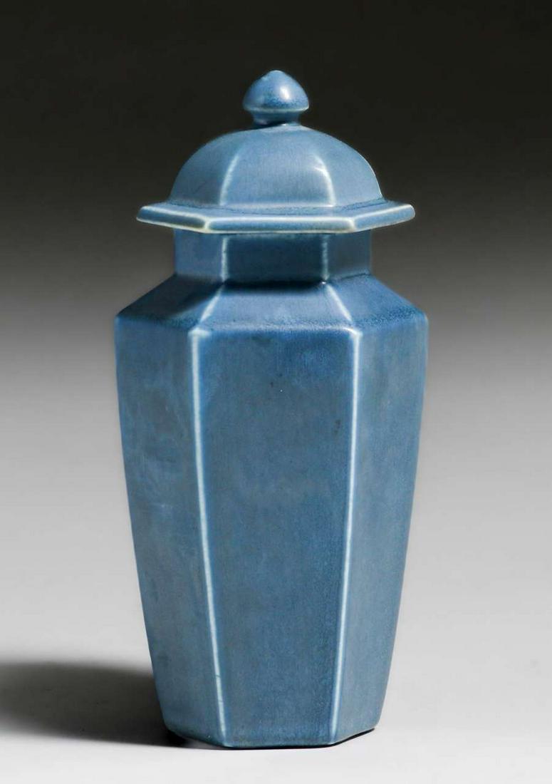 Rookwood #2750 Matte Blue Hexagonal Covered Vase 1925 (1 of 6)