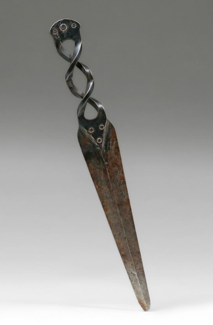 Arts & Crafts Hand-Forged Iron Twisted Letter Opener c1910: Arts & Crafts Hand-Forged Iron Twisted Letter Opener c1910. Unsigned. Excellent original patina. 11 x 1.5w. Spend $5000 or more at this auction and all of your SHIPPING IS FREE within the lower 48 sta