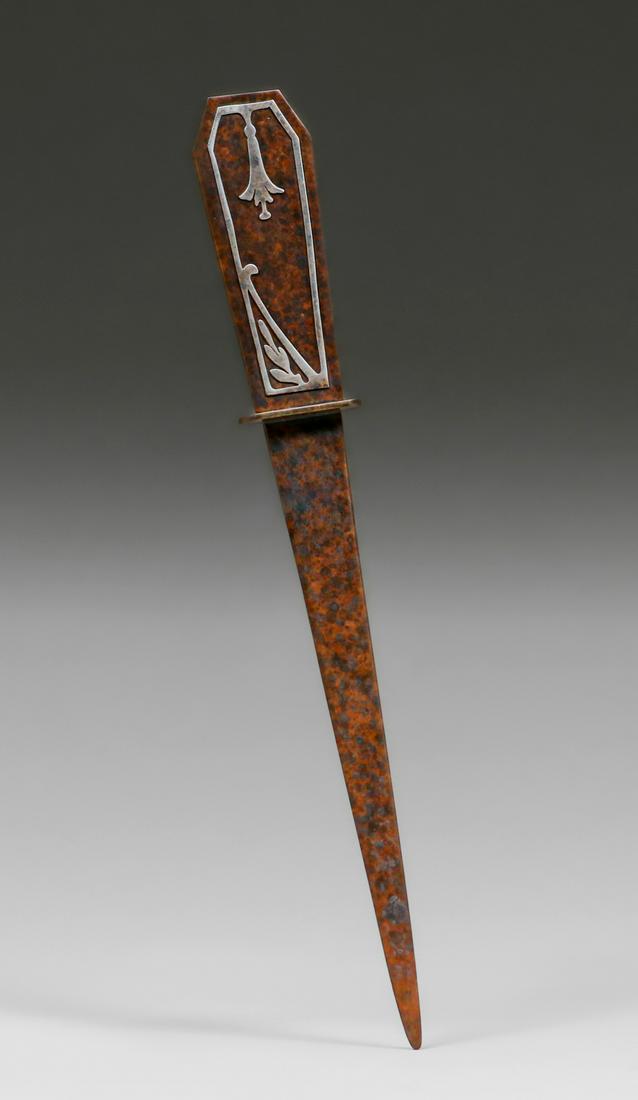 Heintz Sterling on Bronze Floral Overlay Letter Opener c1915: Heintz Sterling on Bronze Floral Overlay Letter Opener c1915. Unsigned. Excellent new patina. 9.5 x 1w. Spend $5000 or more at this auction and all of your SHIPPING IS FREE within the lower 48 states.