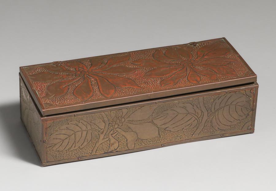 Arts & Crafts Period Pierced Brass Overlay Box c1910s: Arts & Crafts Period Pierced Brass Overlay Box c1910s. Unsigned. Original patina. 10w x 4 x 2 7/8h. Spend $5000 or more at this auction and all of your SHIPPING IS FREE within the lower 48 states. SHI