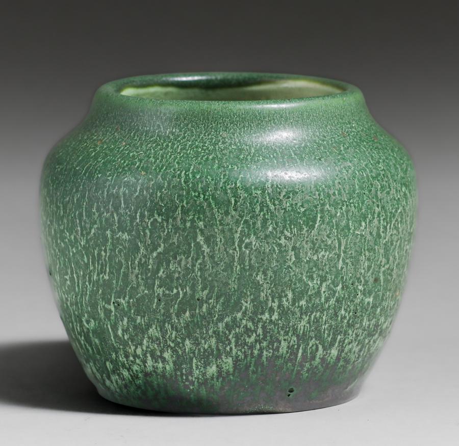 Hampshire Pottery Matte Green Vase c1910 (1 of 4)