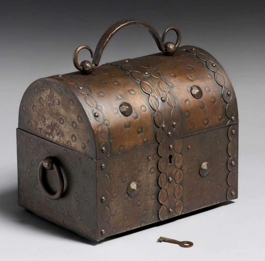 Hugo Berger - Goberg German Arts & Crafts Hand-Forged Iron Chest c1900s (1 of 6)