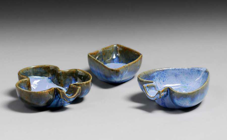 Fulper Pottery Rare Set of 3 Spade, Clover & Diamond Bowls c1910s: Fulper Pottery Rare Set of 3 Spade, Clover & Diamond Bowls c1910s. Signed. Perfect condition. Spade : 3.25" x 4" x 1"h. Spend $5000 or more at this auction and all of your SHIPPING IS FREE within the 