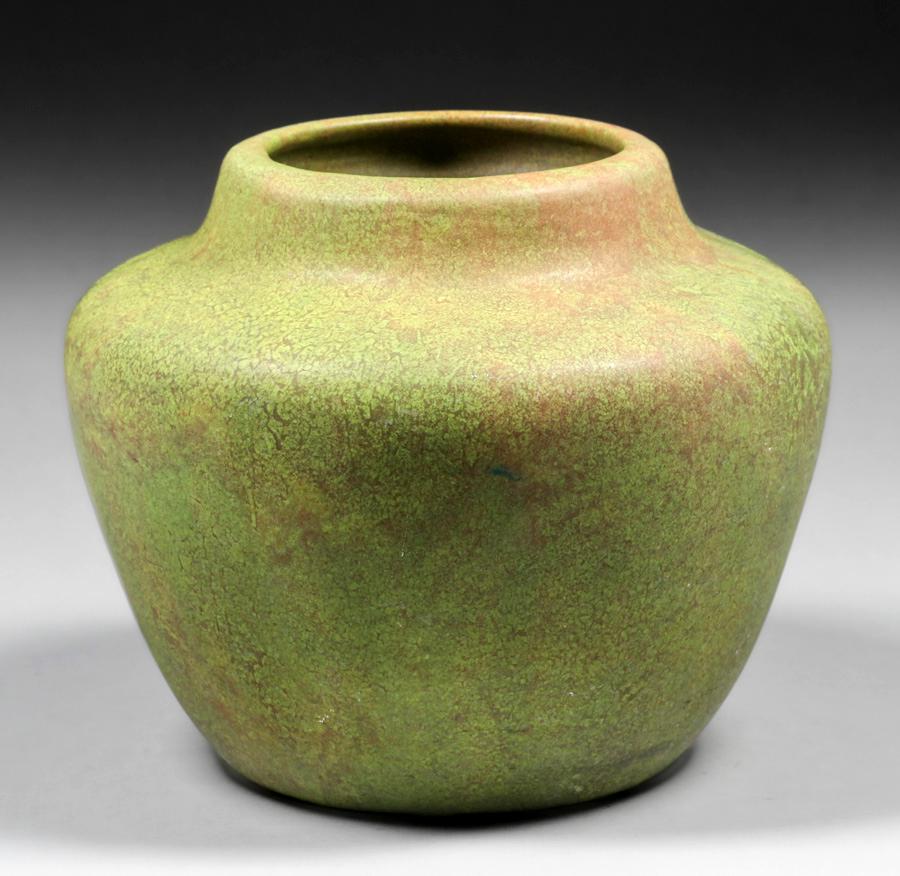 Large Roseville Early Carnelian Bulbous Vase c1910: Large Roseville Early Carnelian Bulbous Vase c1910. Unsigned. Perfect condition. 8.5"h x 9.5"d. Spend $5000 or more at this auction and all of your SHIPPING IS FREE within the lower 48 states. SHIPPIN