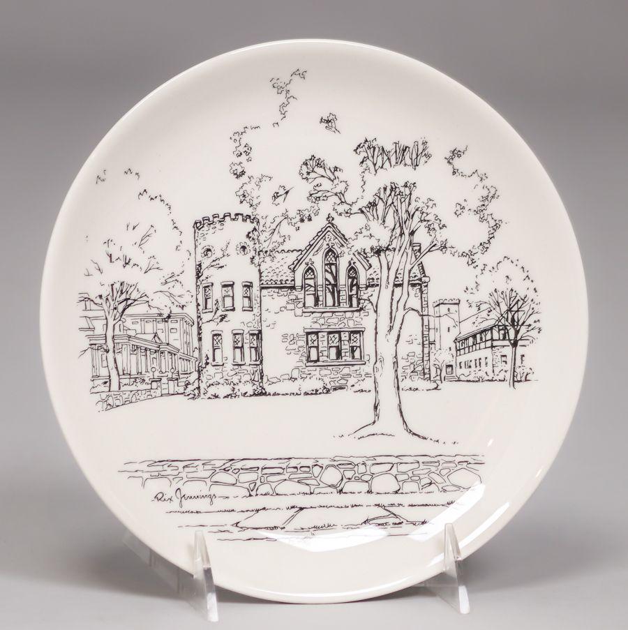Vintage Elbert Hubbard's Roycroft Chapel Plate: Vintage Elbert Hubbard's Roycroft Chapel Plate. Made by Buffalo China that also made there dinnerware sets. Perfect condition. 8"d. Spend $5000 or more at this auction and all of your SHIPPING IS FREE