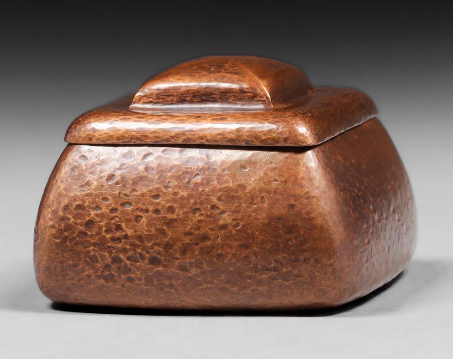 Arts & Crafts Hammered Copper Box c1910 (1 of 5)