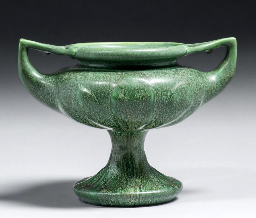 Hampshire Pottery Matte Green Two-Handle Vase c1910 (1 of 5)