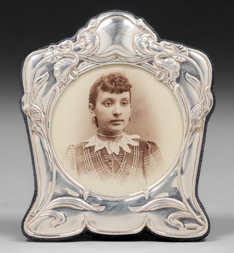 Richard Carr - Sheffield, England Art Nouveau Sterling Silver Frame 1996 (1 of 4)