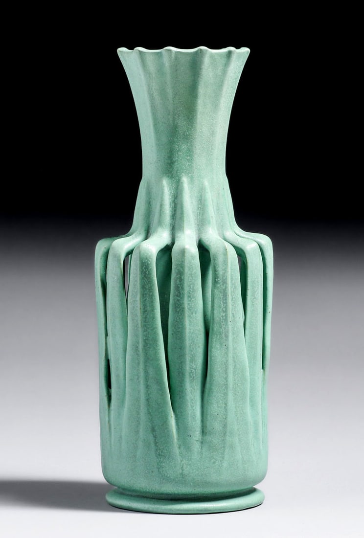 Teco Pottery #85 Matte Green Reticulated Prairie School Grass Blades Vase c1910 (1 of 4)