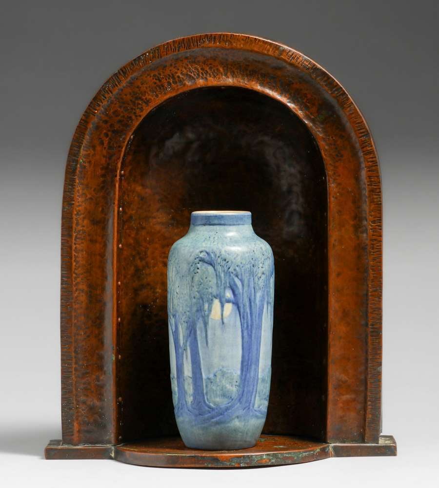 Arts & Crafts Hammered Copper Vase Presentation Stand c1910 (1 of 6)