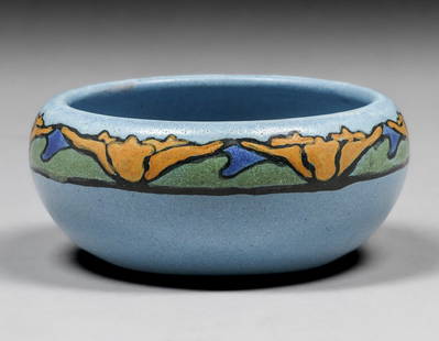 Paul Revere Pottery Tulip Decorated Bowl 1926: Paul Revere Pottery Tulip Decorated Bowl 1926. Signed. Perfect condition. 6.25"d x 2.75"h. Spend $7500 or more at this auction and all of your SHIPPING IS FREE within the lower 48 states. SHIPPING We