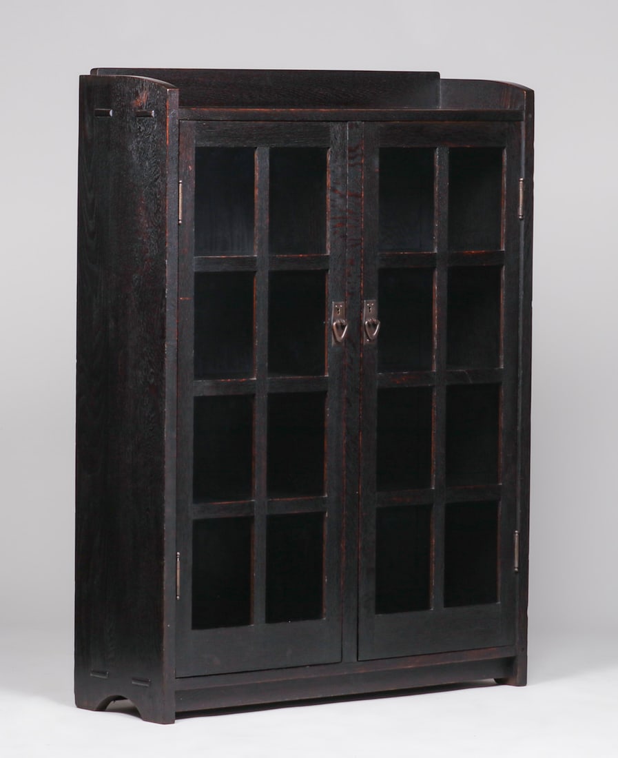 Gustav Stickley Two-Door Bookcase c1904 (1 of 5)