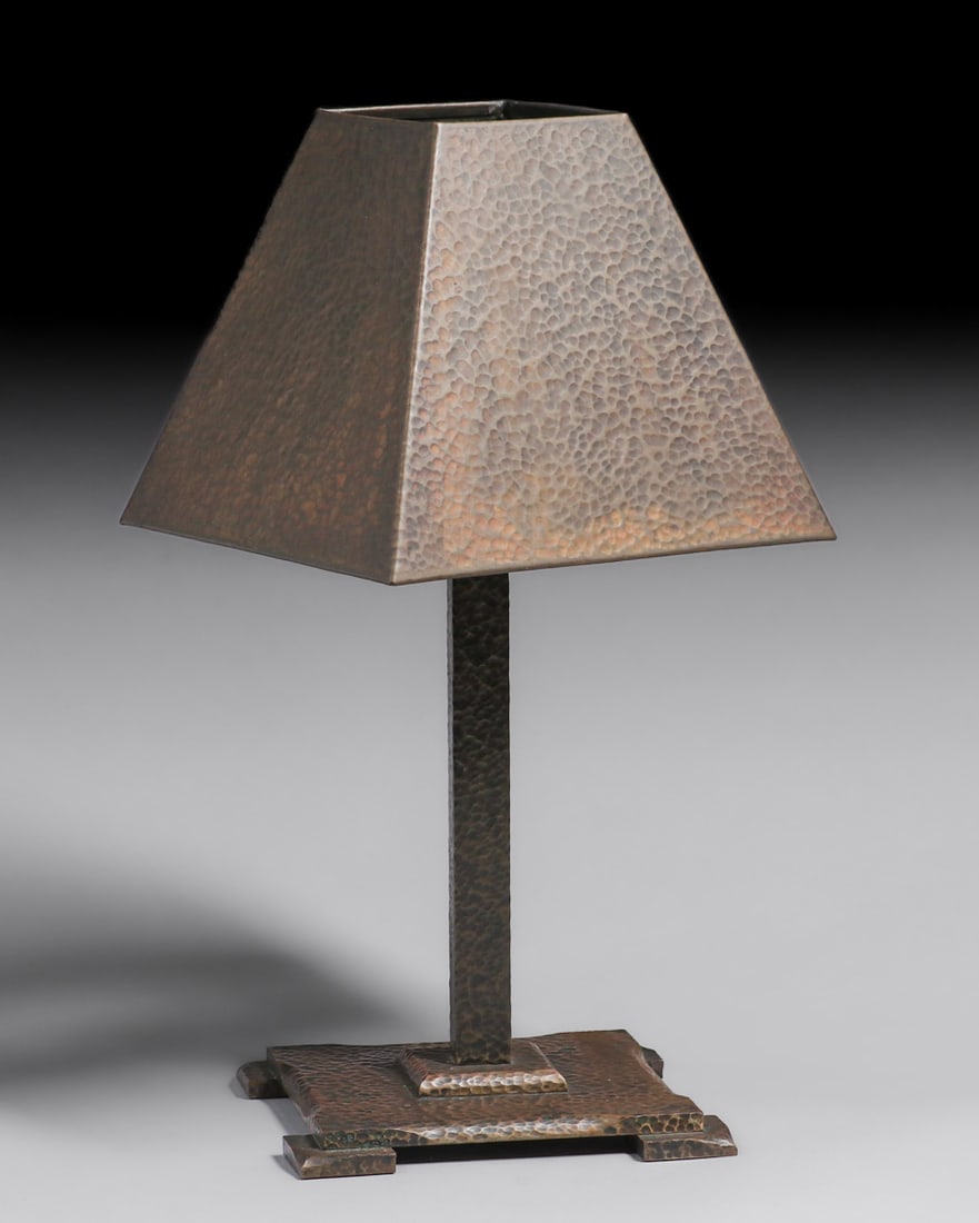 Prairie School Arts & Crafts Hammered Brass Desk Lamp c1910 (1 of 6)