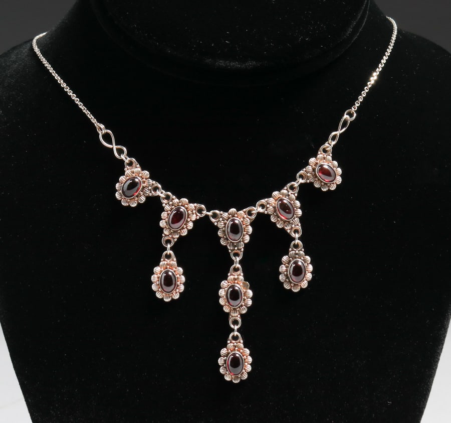 Arts & Crafts Period Sterling Silver & Garnet Necklace c1910s (1 of 5)