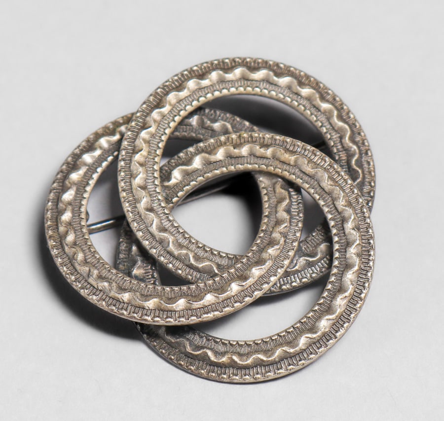 Modernist Sterling Silver 3 Circle Brooch c1940s (1 of 4)