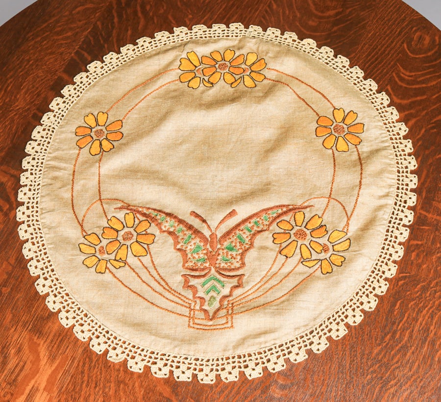 Arts & Crafts Hand Embroidered Butterfly & Daisy Round Linen c1910 (1 of 3)