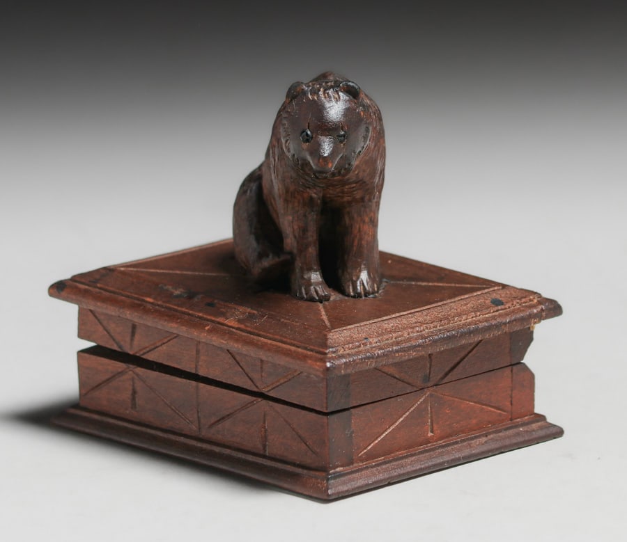 Arts & Crafts Period Hand-Carved Grizzly Bear Box c1900s (1 of 7)