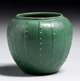 Strobl Pottery – Cincinnati Matte Green Ribbed Vase c1910