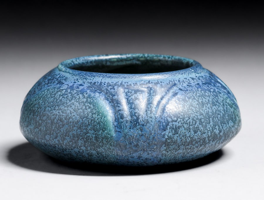 Hampshire Pottery Matte Blue Bowl c1910 (1 of 4)