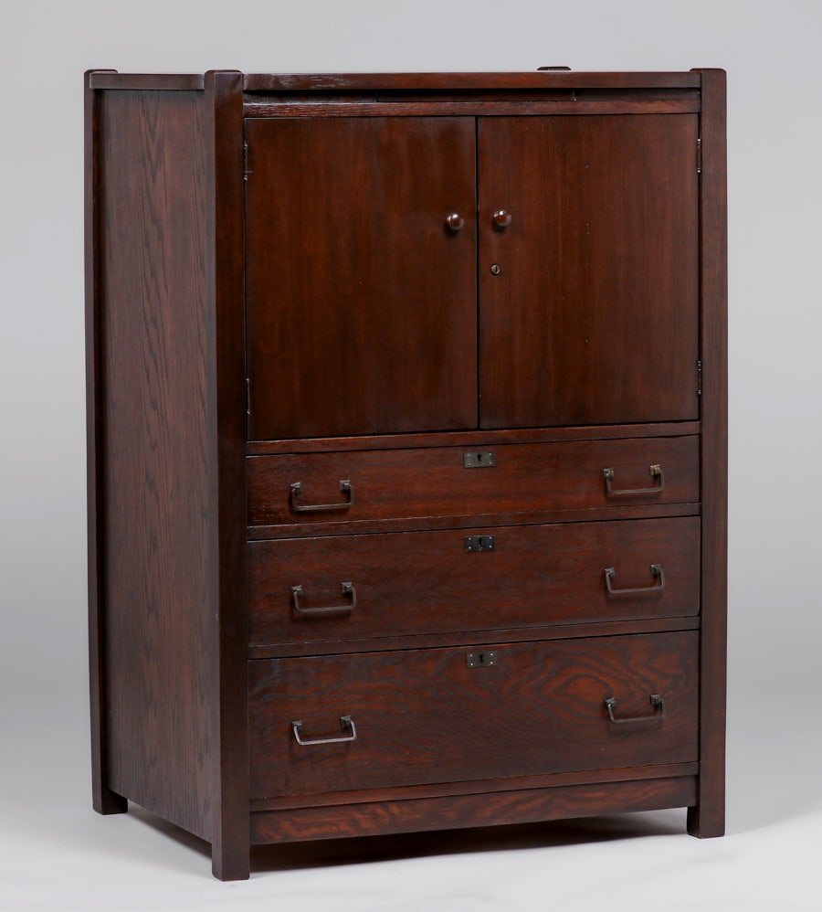 Grand Rapids Two-Door Six-Drawer Dresser c1910 (1 of 5)