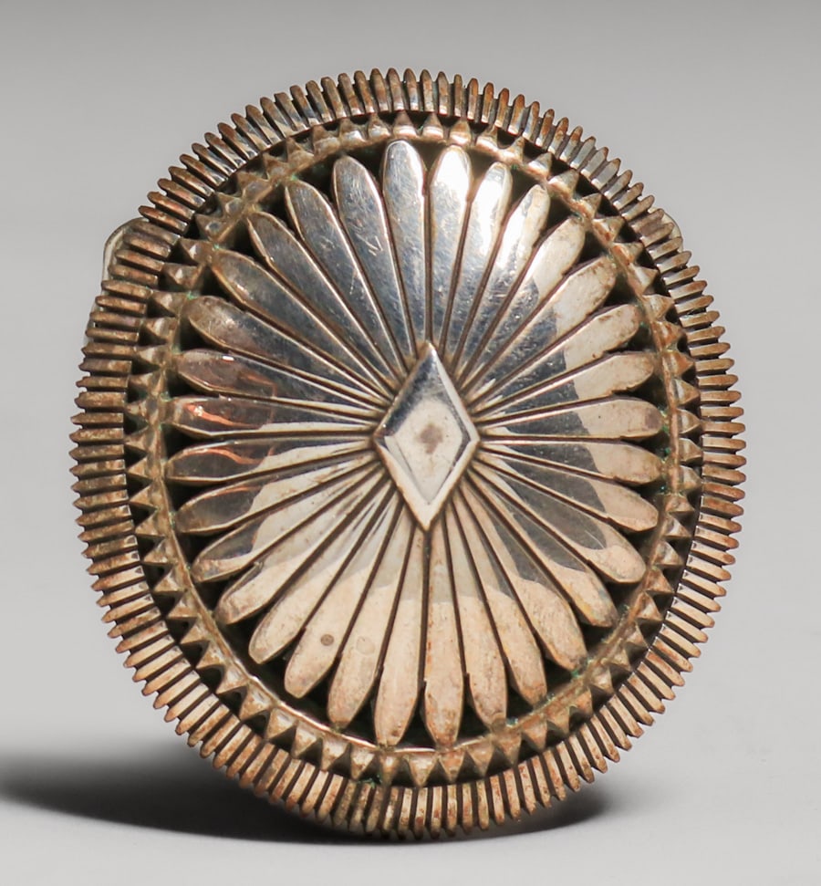 Navajo Sterling Silver Belt Buckle c1960s: Navajo Sterling Silver Belt Buckle c1960s. Unsigned. Needs polishing, otherwise excellent condition. 2.25"w x 2"h. Spend $7500 or more at our two day auction and all of your SHIPPING IS FREE within th