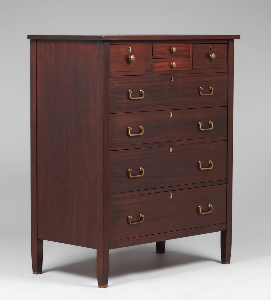 Grand Rapids Mahogany Eight-Drawer Dresser c1910 (1 of 3)