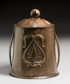 English Arts & Crafts Hammered Copper Coal Scuttle c1900s