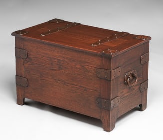 Arts & Crafts Oak & Strap-Hinge Copper Blanket Chest c1910